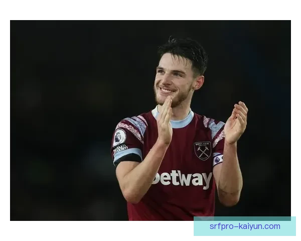 赖斯职业态度获高度评价，团队精神与奉献精神助力球队稳步提升