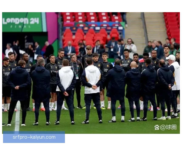 新赛季足球比赛即将开启，各球队备战状态引发关注